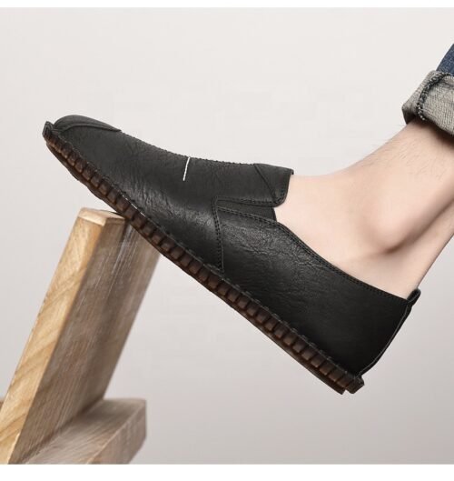 MOCASSINS EN CUIR BEIGE ET  NOIR INTEMPORELS 2025
