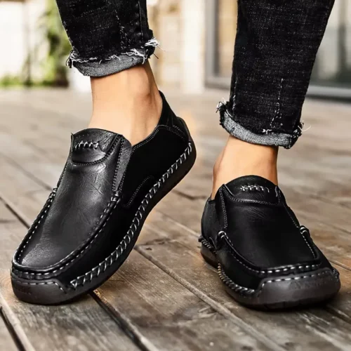 CHAUSSURES EN CUIR NOIR INTEMPORELLES 2024
