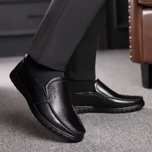 MOCASSINS EN CUIR NOIR SOUPLE 2026