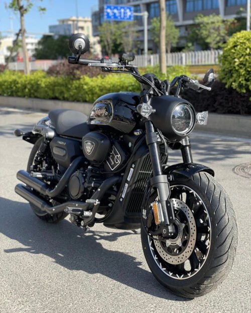 La moto parfaite  V400CC  est là